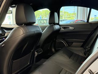 Alfa Romeo Giulia 2022 VELOCE Q4 - VENERIS MOTORS-thumb-60