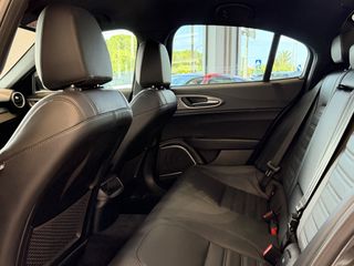 Alfa Romeo Giulia 2022 VELOCE Q4 - VENERIS MOTORS-thumb-61