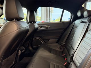 Alfa Romeo Giulia 2022 VELOCE Q4 - VENERIS MOTORS-thumb-62