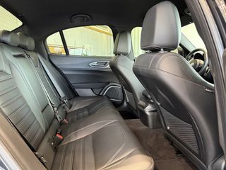 Alfa Romeo Giulia 2022 VELOCE Q4 - VENERIS MOTORS-thumb-66