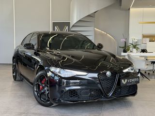 Alfa Romeo Giulia 2022 VELOCE Q4 - VENERIS MOTORS-thumb-1