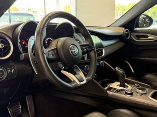 Alfa Romeo Giulia 2022 VELOCE Q4 - VENERIS MOTORS-thumb-34