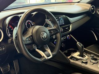 Alfa Romeo Giulia 2022 VELOCE Q4 - VENERIS MOTORS-thumb-36