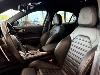 Alfa Romeo Giulia 2022 VELOCE Q4 - VENERIS MOTORS-thumb-38