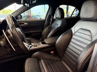 Alfa Romeo Giulia 2022 VELOCE Q4 - VENERIS MOTORS-thumb-39