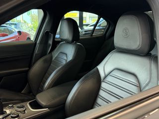 Alfa Romeo Giulia 2022 VELOCE Q4 - VENERIS MOTORS-thumb-53