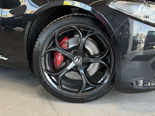 Alfa Romeo Giulia 2022 VELOCE Q4 - VENERIS MOTORS-thumb-6