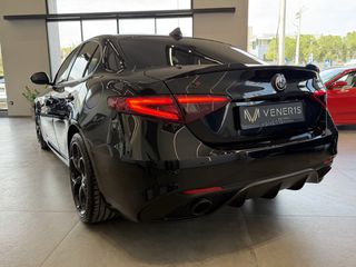 Alfa Romeo Giulia 2022 VELOCE Q4 - VENERIS MOTORS-thumb-21