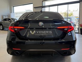 Alfa Romeo Giulia 2022 VELOCE Q4 - VENERIS MOTORS-thumb-23