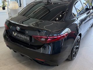 Alfa Romeo Giulia 2022 VELOCE Q4 - VENERIS MOTORS-thumb-24