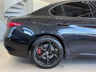 Alfa Romeo Giulia 2022 VELOCE Q4 - VENERIS MOTORS-thumb-26