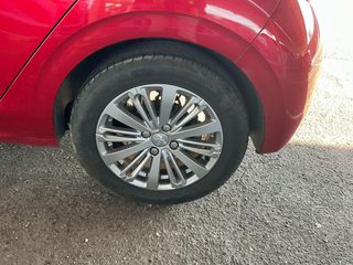 Peugeot 208 2019-thumb-9