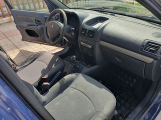 Renault Clio 2005 CLIO 1.2-thumb-9