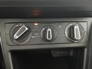 Volkswagen Polo 2021-thumb-5