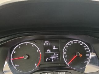 Volkswagen Polo 2021-thumb-7