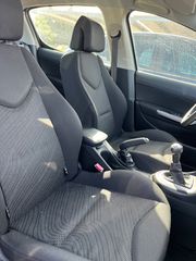 Peugeot 308 2008-thumb-6