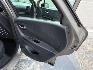 Renault Captur 2016 LIMITED EDITION FULL EXTRA CLIMA CAMERA-thumb-44