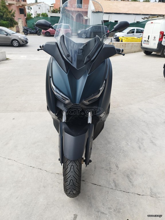 Yamaha XMAX 300 2022 TECH MAX