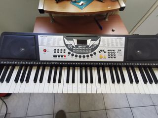 keyboard σχεδόν καινούριο με βάση