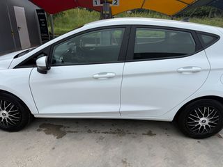 Ford Fiesta 2020-thumb-4