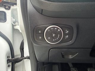 Ford Fiesta 2020-thumb-9