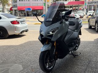 Yamaha T-MAX 560 2025 TECH MAX-thumb-2