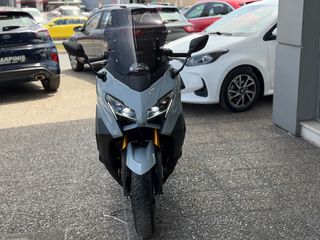 Yamaha T-MAX 560 2025 TECH MAX-thumb-4