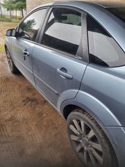 Ford Focus 2007 GHIA-thumb-2