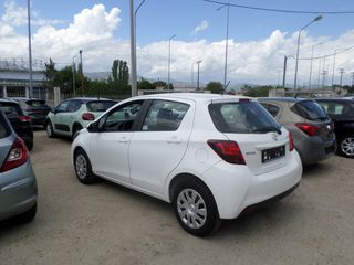 Toyota Yaris 2015-thumb-4