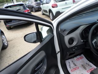 Toyota Yaris 2015-thumb-7