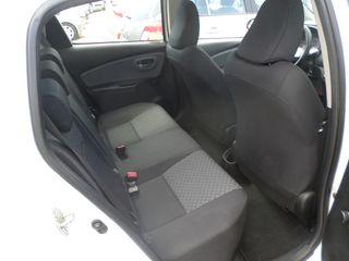 Toyota Yaris 2015-thumb-12