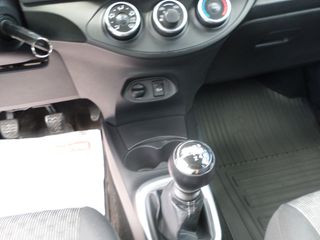 Toyota Yaris 2015-thumb-19