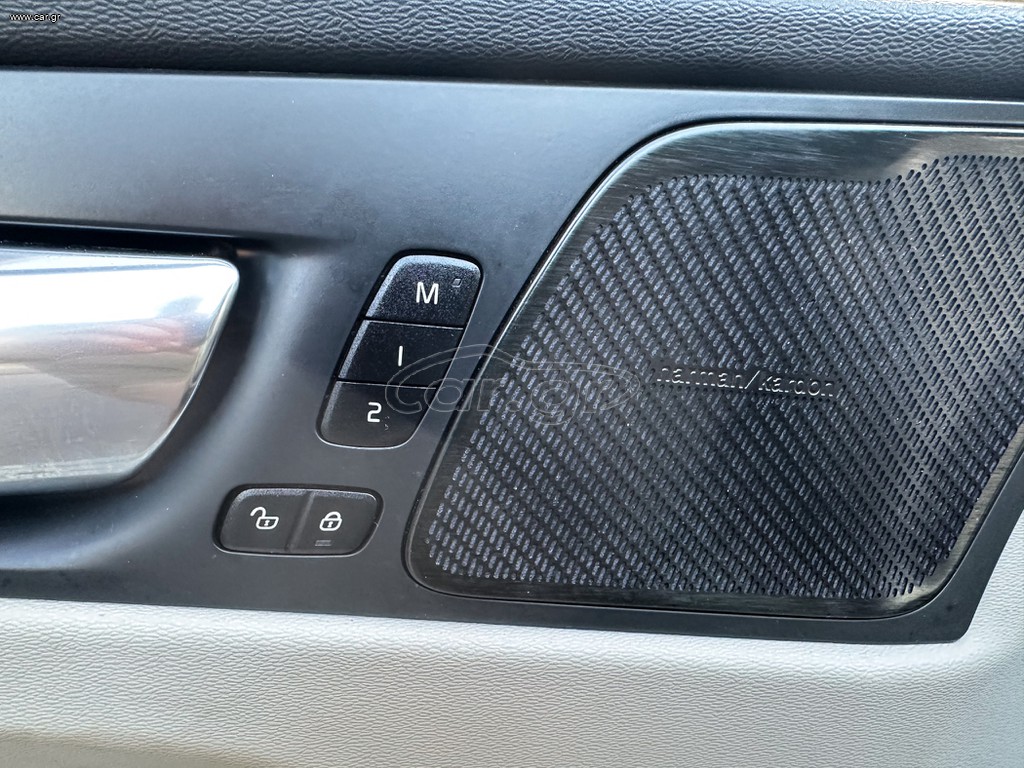 Volvo XC 60 thumbnail 24