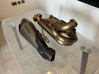 AKRAPOVIC ΓΙΑ KTM 1290 SUPER DUKE (R/RR/EVO) ΤΕΛΙΚΟ + ΚΑΖΑΝΑΚΙ + ΛΑΜΔΑ (ΣΑΝ ΚΑΙΝΟΥΡΙΑ)