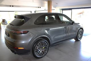 Porsche Cayenne 2020 PLUG IN HYBRID-thumb-8