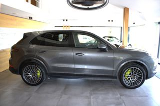 Porsche Cayenne 2020 PLUG IN HYBRID-thumb-9