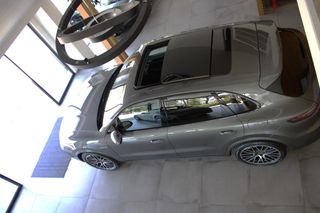 Porsche Cayenne 2020 PLUG IN HYBRID-thumb-14
