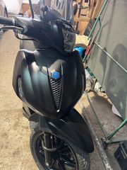 Piaggio Beverly 400 2023-thumb-1