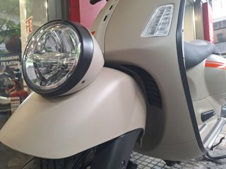 Vespa GTV 300 2023 PIAGGIO-thumb-5