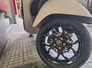 Vespa GTV 300 2023 PIAGGIO-thumb-9