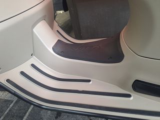 Vespa GTV 300 2023 PIAGGIO-thumb-42