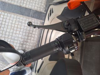 Vespa GTV 300 2023 PIAGGIO-thumb-15