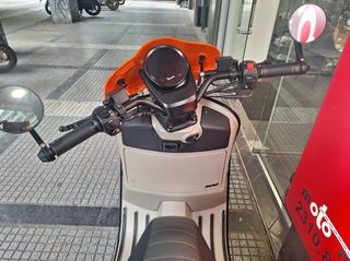 Vespa GTV 300 2023 PIAGGIO-thumb-20