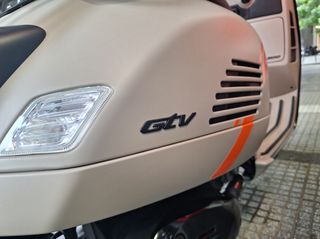Vespa GTV 300 2023 PIAGGIO-thumb-22