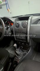 Dacia Duster 2014-2018 Navigation Multimedia Tablet by Sound Evolution-thumb-1