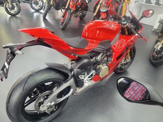 Ducati Panigale V4 S 2025-thumb-1