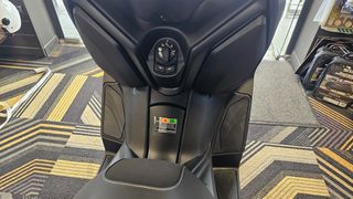 Yamaha XMAX 300 2026 XMAX300 CAMO EURO 5+-thumb-33