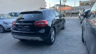 Mercedes-Benz 2016-thumb-5