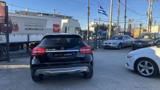 Mercedes-Benz 2016-thumb-9