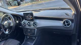 Mercedes-Benz 2016-thumb-15
